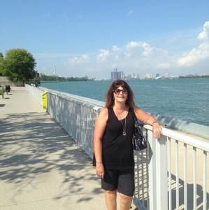 Meet your Posher, Joanne